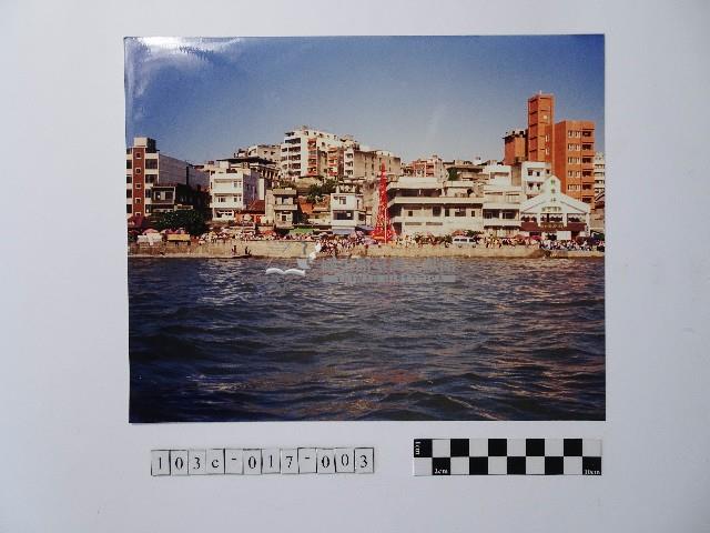 黃則修攝岸邊藏品圖，第1張