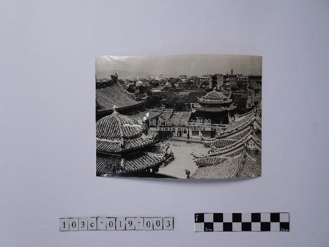 黃則修攝由屋頂俯瞰地面的照片藏品圖，第1張