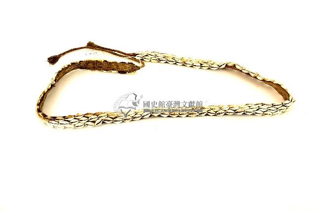 卲族貝製頭飾藏品圖，第1張