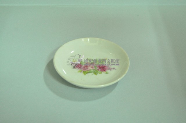 白地印花彩繪折枝玫瑰紋瓷碟藏品圖，第1張