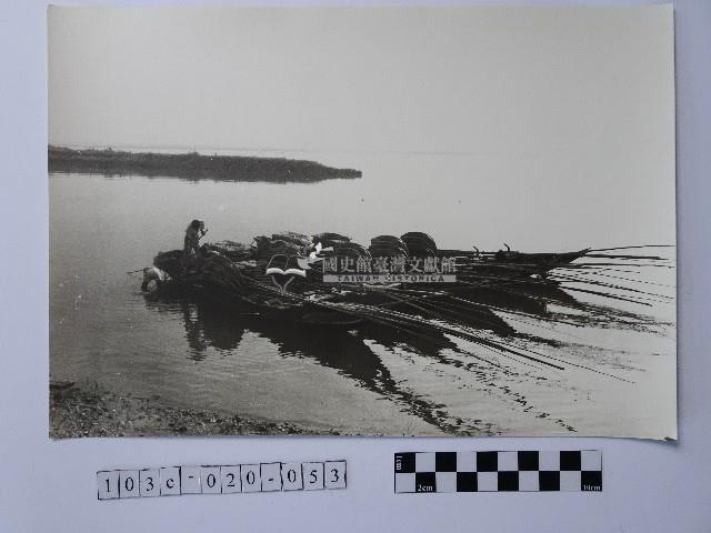 黃則修攝撈蜆船藏品圖，第1張
