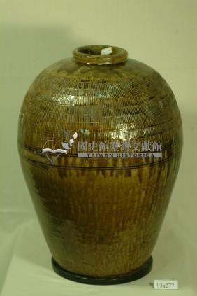 斑狀棕褐釉拍打印紋窄口豐肩式陶甕藏品圖，第1張