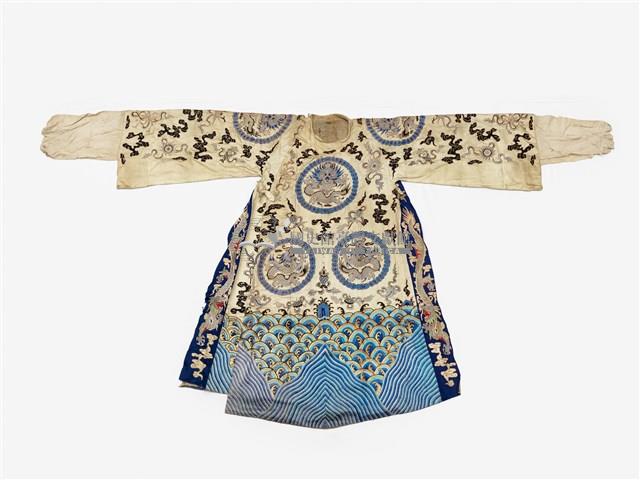 乳白色戲服藏品圖，第1張