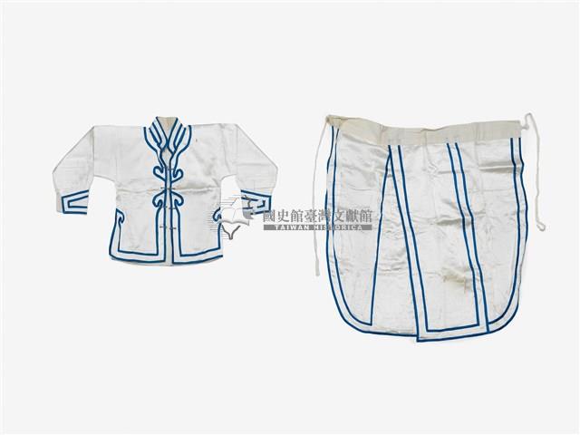 白色滾藍邊兩件式戲服藏品圖，第1張