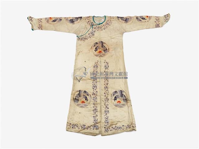 乳白色鳥紋長擺戲服藏品圖，第1張