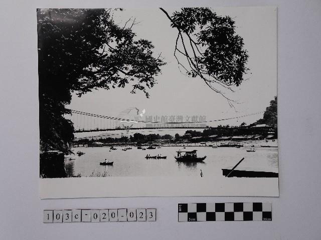 黃則修攝碧潭橋下游河藏品圖，第1張