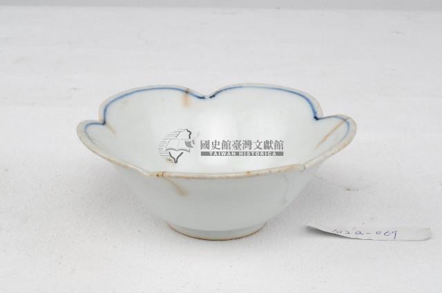 青花仁濟團款葵花口碗藏品圖，第1張