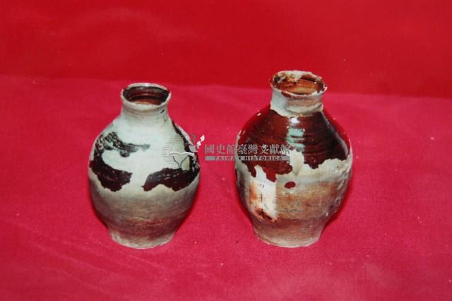 褐釉廣口直頸鼓腹陶瓶（二件）藏品圖，第1張