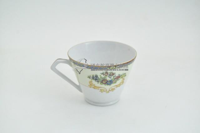 醬口五彩貼花折枝花卉紋咖啡杯藏品圖，第1張