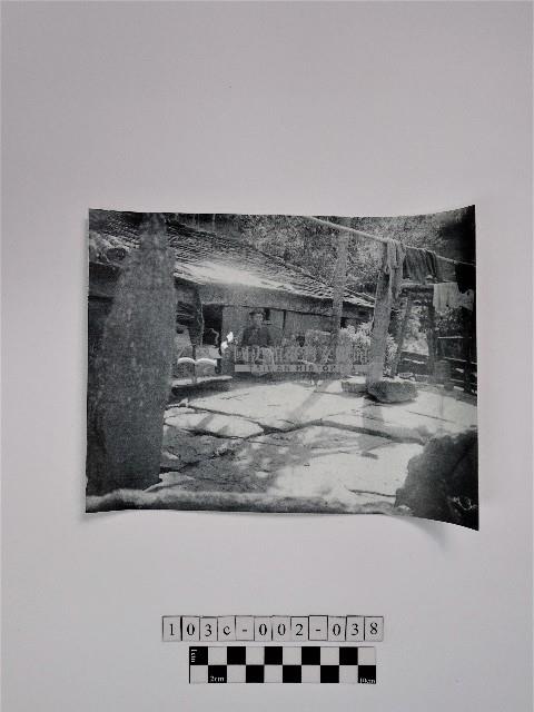 黃則修攝原住民婦女藏品圖，第1張