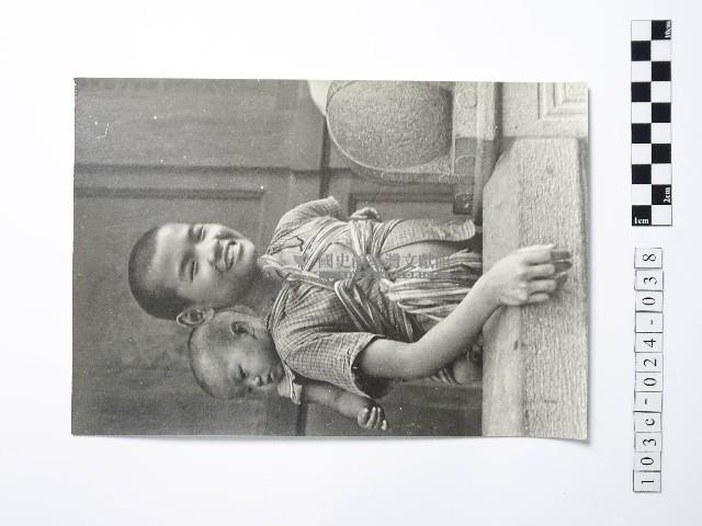 黃則修攝男孩藏品圖，第1張