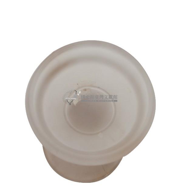 消光乳白色玻璃高腳杯藏品圖，第1張