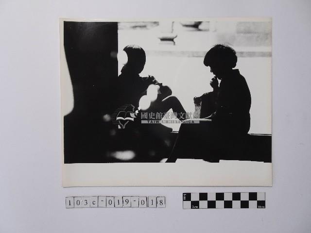 黃則修攝孩童藏品圖，第1張