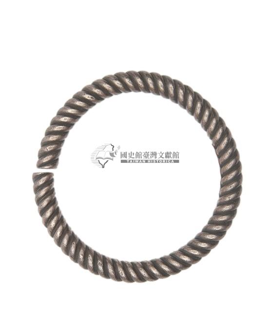 金屬製繩紋手環一對藏品圖，第1張