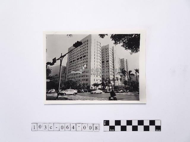 黃則修攝街口大樓3藏品圖，第1張