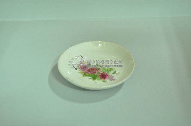 白地印花彩繪折枝玫瑰紋瓷碟藏品圖，第1張
