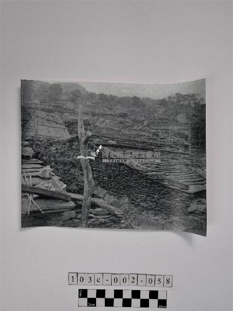 黃則修攝石板屋藏品圖，第1張