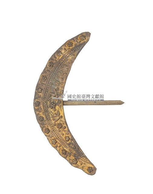 金屬製半月型雕花髮釵藏品圖，第1張