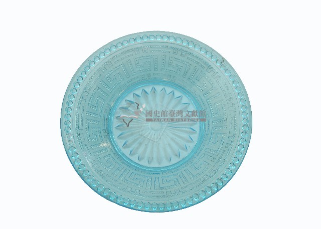 淺青色夔紋玻璃碟藏品圖，第1張