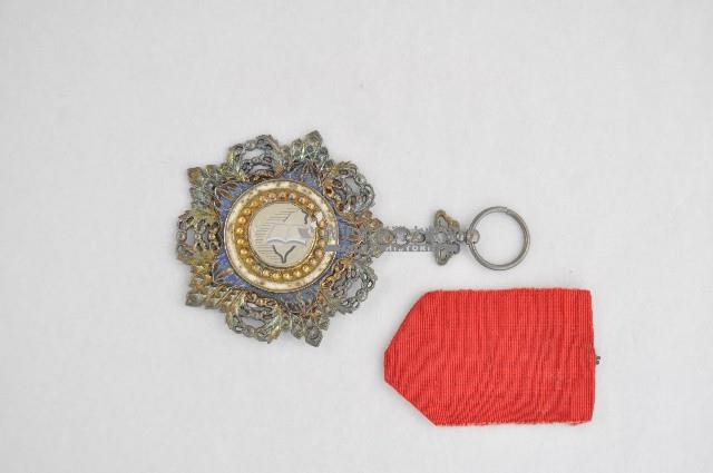 九等采玉勳章藏品圖，第1張