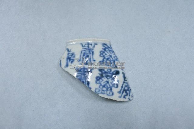 青花印花壽字花燈紋碗口緣殘片藏品圖，第1張