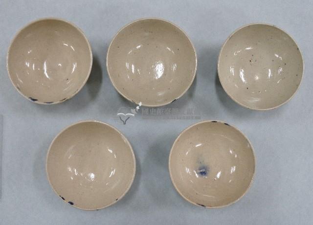 簡筆青花彩繪折枝花卉紋碗（5）藏品圖，第1張