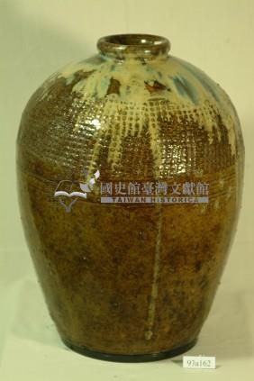 棕褐帶白綠釉凸狀拍打印紋窄口豐肩式陶甕藏品圖，第1張