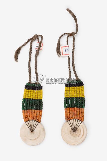 排灣族串珠貝板耳飾一對藏品圖，第1張
