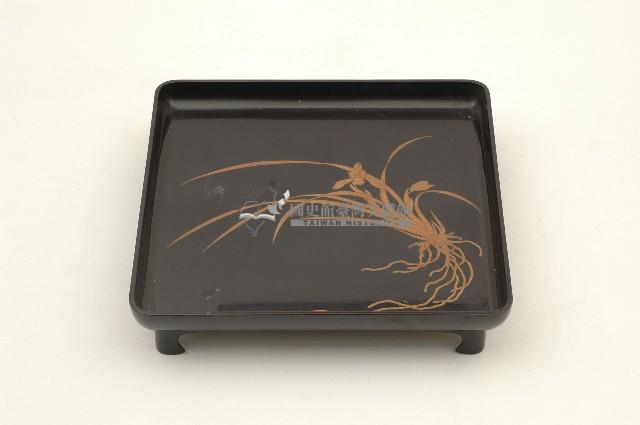 木胎正方丸角黑漆地蒔繪膳盤藏品圖，第1張