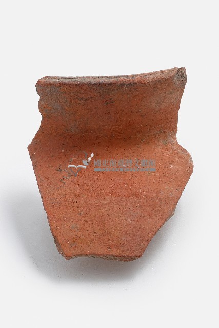 紅色夾砂素面罐形陶器口肩處殘片藏品圖，第1張