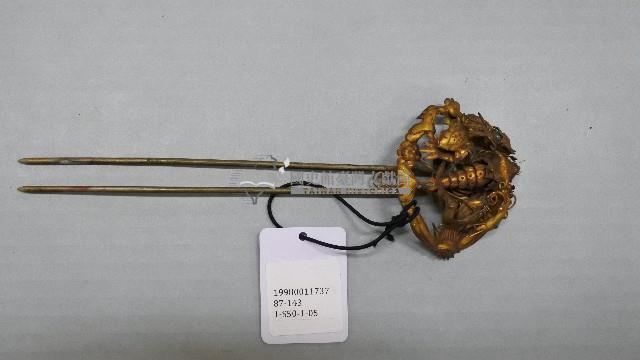 清代龍鳳首掐絲鑲嵌之銅髮釵藏品圖，第1張