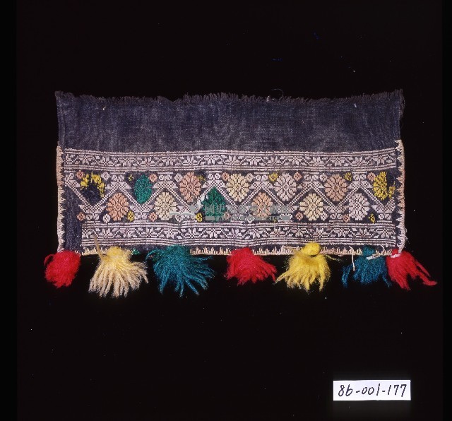 排灣族花卉紋刺繡帽藏品圖，第1張