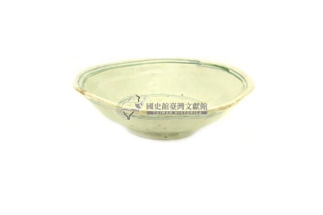 青花綠彩八角素紋碗藏品圖，第1張