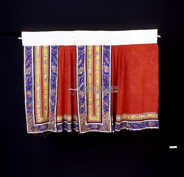 絲緞提花紫色繡花馬面裙藏品圖，第1張