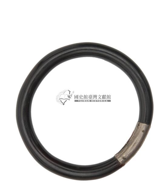 烏籐製鑲嵌金屬手環一對藏品圖，第1張