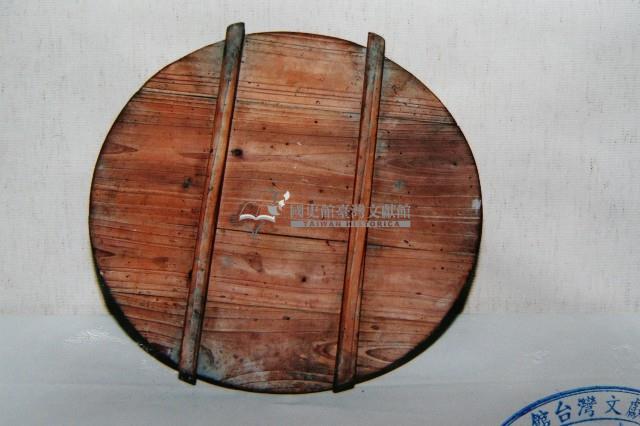 小型木質鼎蓋藏品圖，第1張