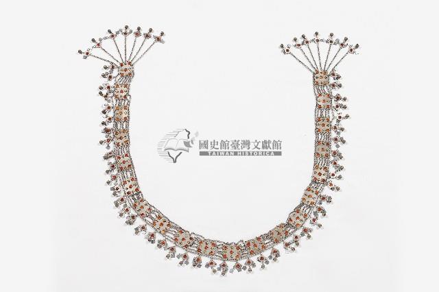 排灣族金屬男肩飾帶藏品圖，第1張