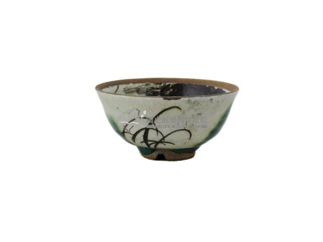 白地彩繪花草紋陶碗藏品圖，第1張