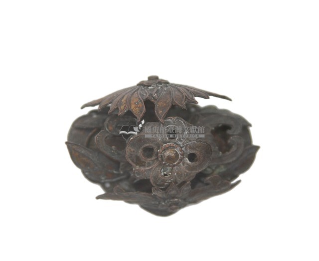 金屬製吉祥刻紋頭花藏品圖，第1張