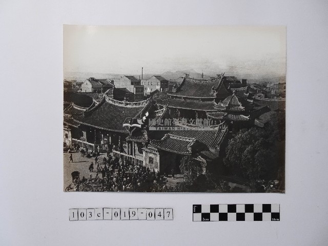 黃則修攝人群藏品圖，第1張