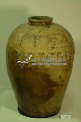 紅露酒印款黃棕釉拍打印紋窄口豐肩式陶甕藏品圖，第1張