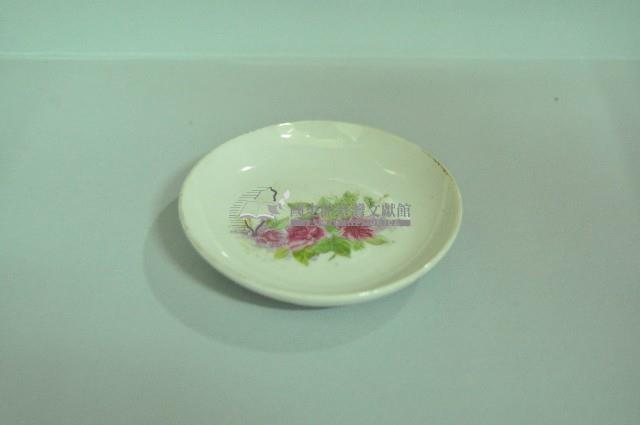 白地印花彩繪折枝玫瑰紋瓷碟藏品圖，第1張