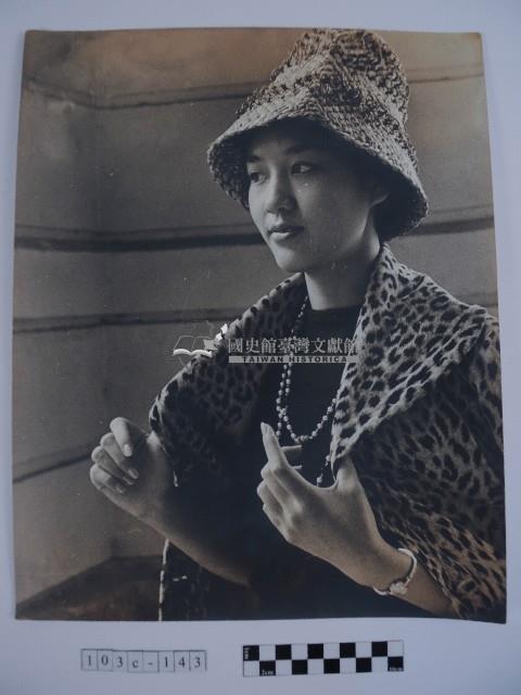 女子照片藏品圖，第1張