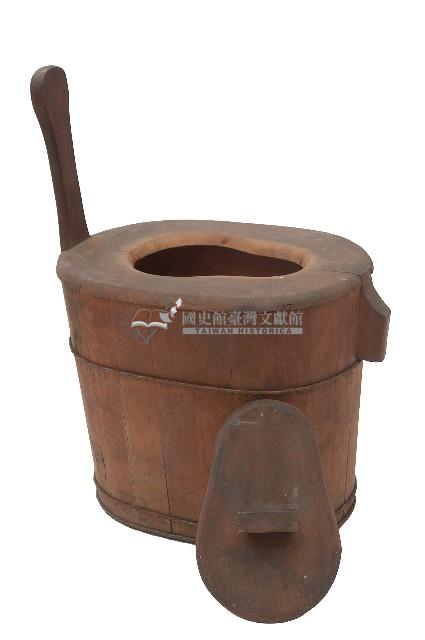 木製含蓋馬桶藏品圖，第1張