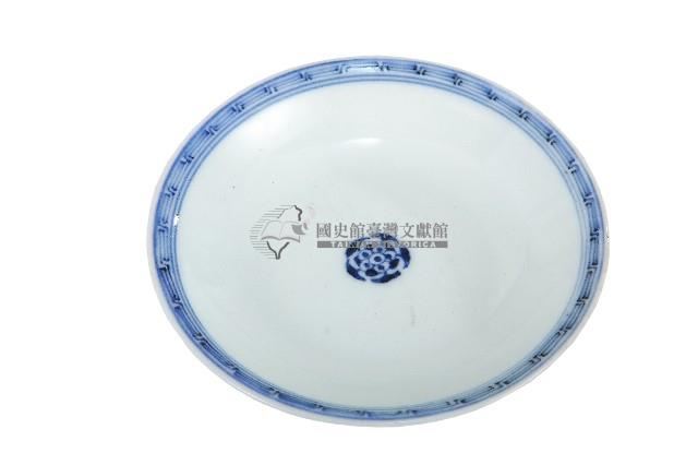 青花纏枝花卉開光山水花輪花紋碗藏品圖，第1張