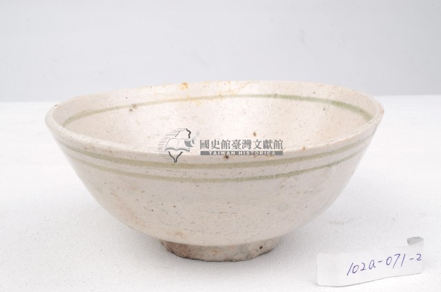白釉線紋陶碗藏品圖，第1張