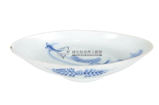 青花鮕魚藻紋崚型瓷盤藏品圖，第1張