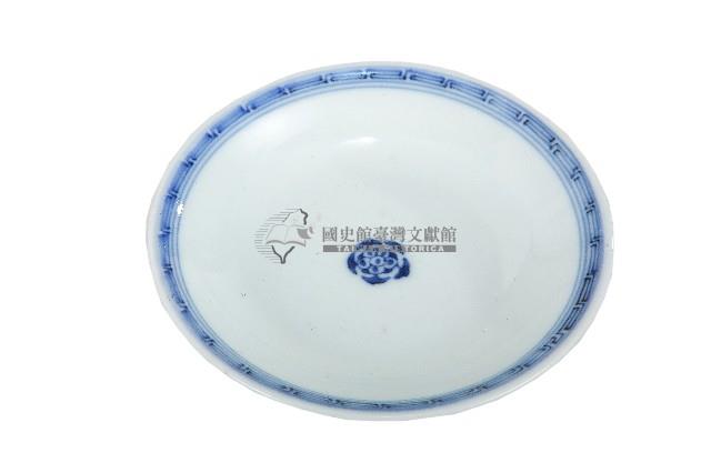 青花纏枝花卉開光山水花輪花紋碗藏品圖，第1張