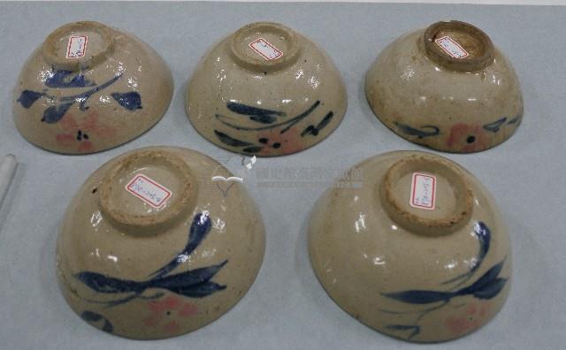 簡筆青花彩繪折枝花卉紋碗（5）藏品圖，第1張