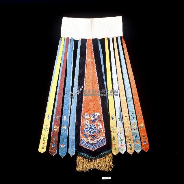 鳳尾吉祥繡劍裙藏品圖，第1張